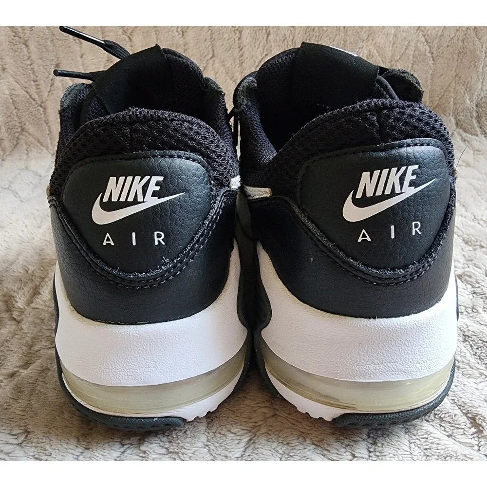 Nike Air Max Excee Black White Athletic Sneakers Womens 7 CD5432-003